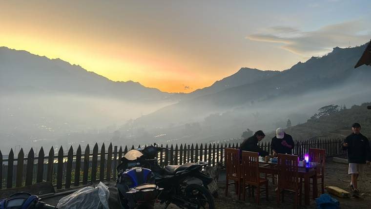 Lever de soleil sur la vallée de Sapa